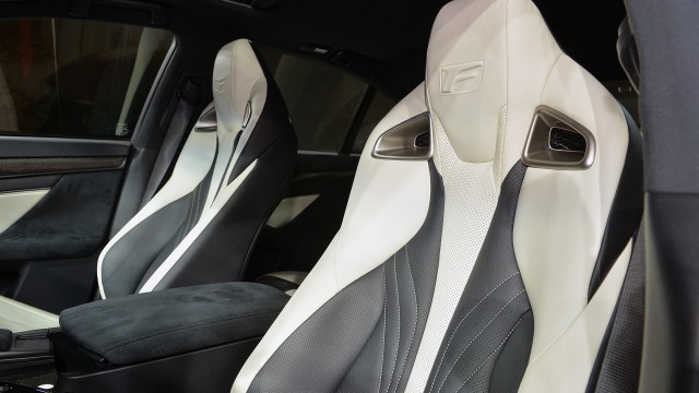 14-2016-lexus-gs-f-detroit-1