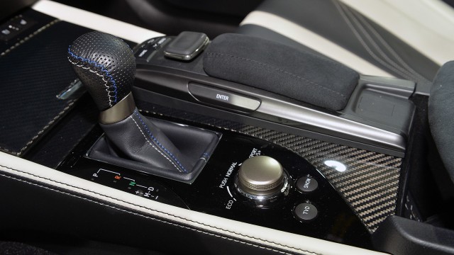 15-2016-lexus-gs-f-detroit-1