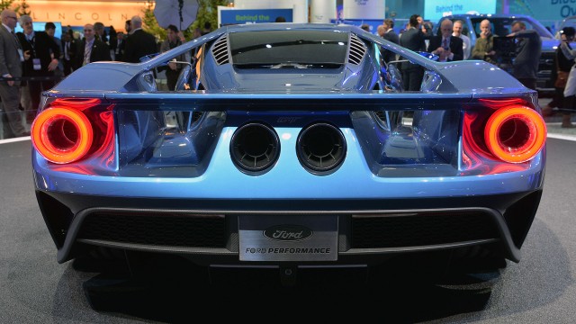 32-ford-gt-concept-detroit-1