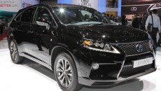 2013-lexus-rx-450h-front-right-view