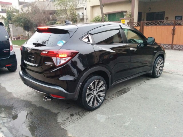 Honda vezel hybrid 2014