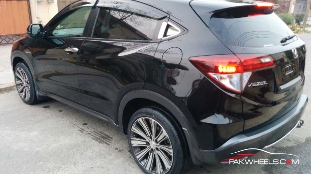 Honda Vezel Exterior Rear