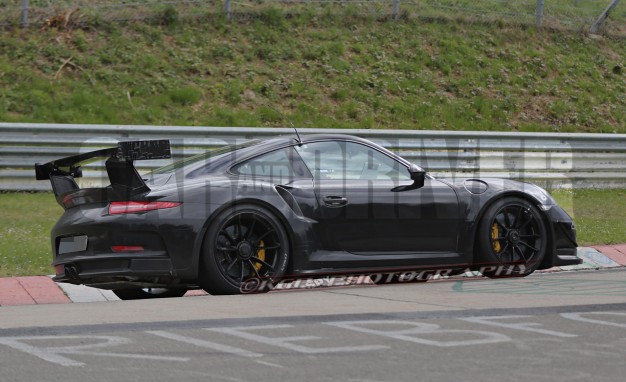 2015-Porsche-911-GT3-RS-spy-photo-105-626×382