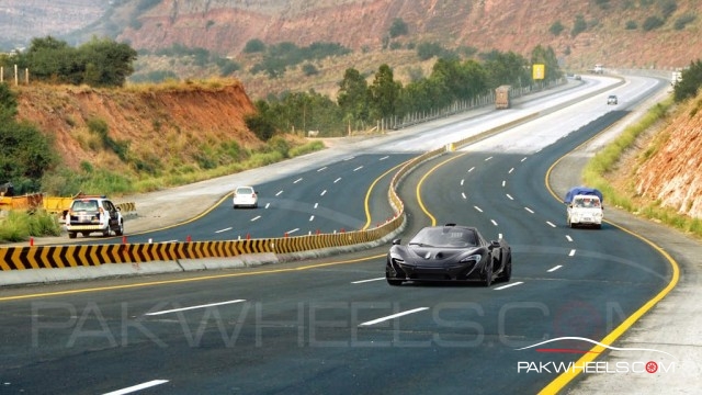 McLaren P1 in Pakistan 6