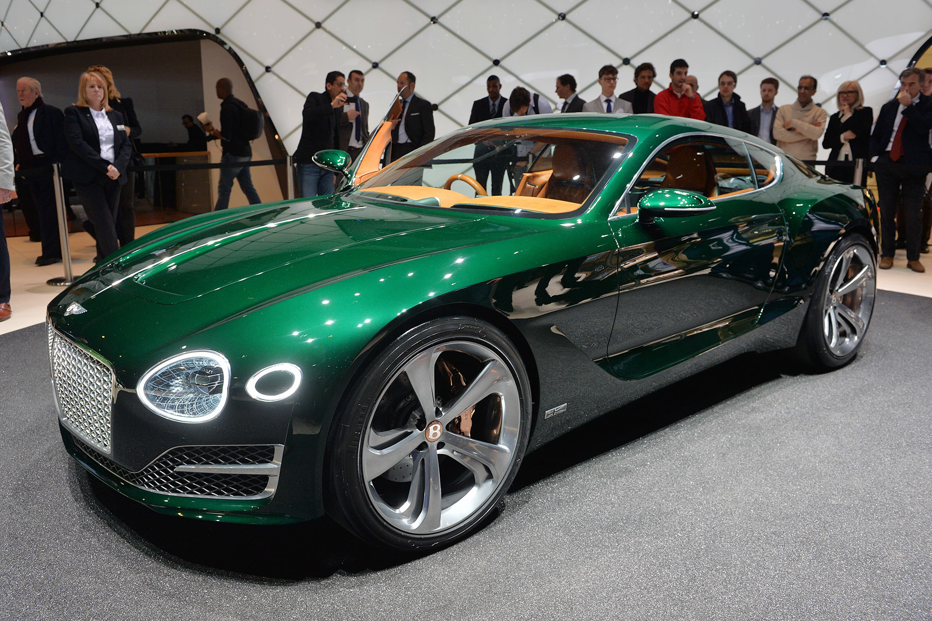 Видео машин цвета. Bentley Exp 10. Бентли Exp 10 Speed 6. Bentley exp10 Concept. Bentley Exp 100.