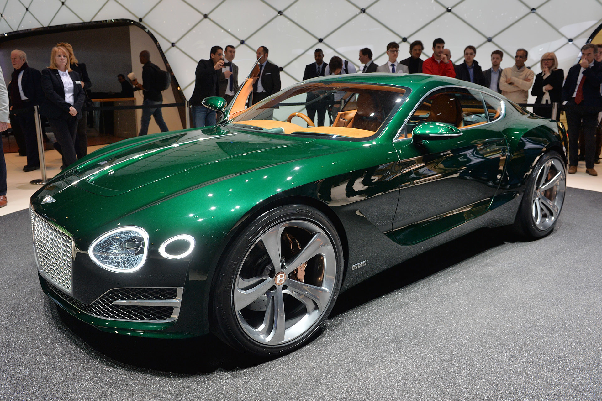 Дорогие цвета. Bentley Exp 10. Bentley Exp 10 Speed 6. Bentley Exp 10 Speed 6 Concept. Bentley exp10 Concept.