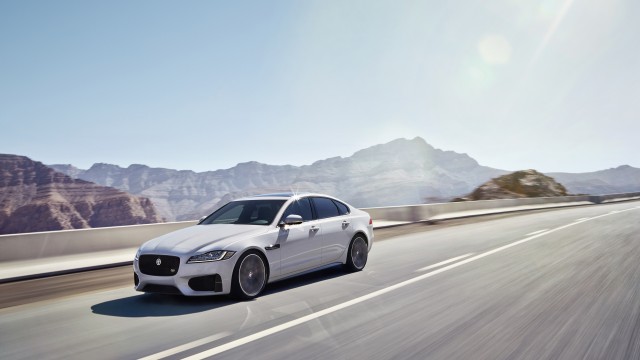 2016-jag-xf-09-1