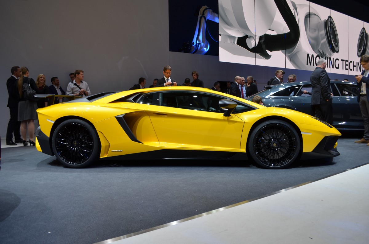 This Is The New Lamborghini Aventador Superveloce
