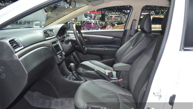 Suzuki-Ciaz-Aero-front-seats-at-the-2015-Bangkok-Motor-Show