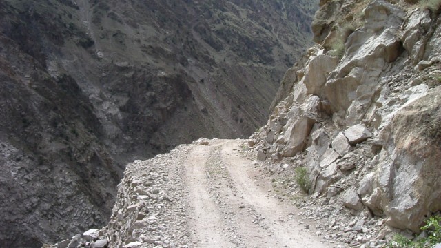 Top Ten Dangerous Roads Of The World - PakWheels Blog