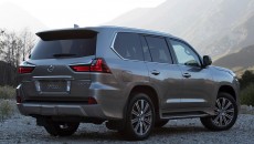2016-Lexus-LX-570-2