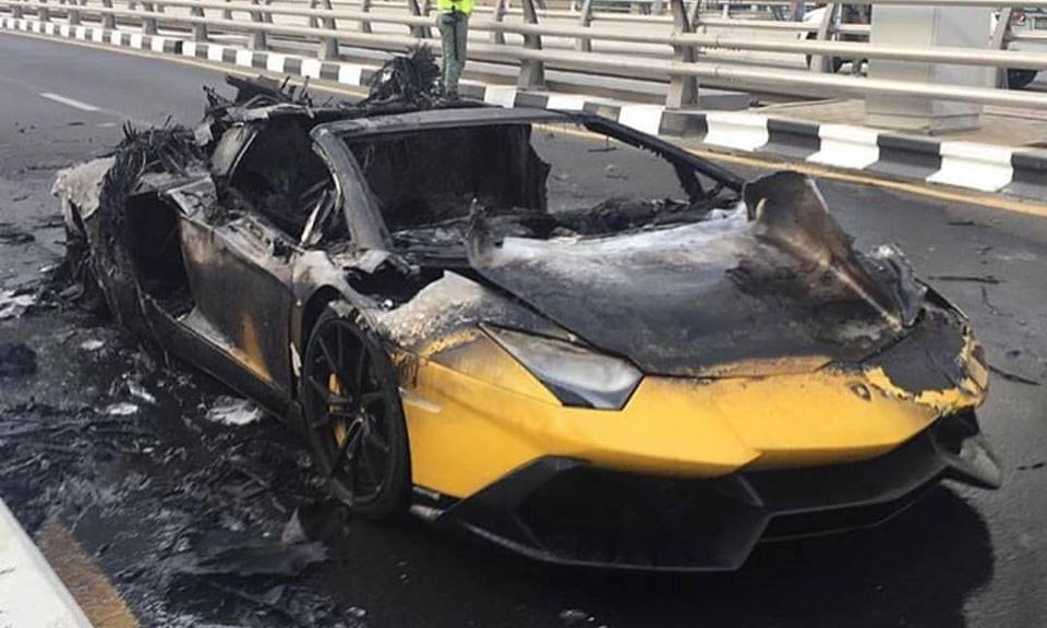 Watch A Lamborghini Catch Fire On Its Own In Dubai - PakWheels Blog