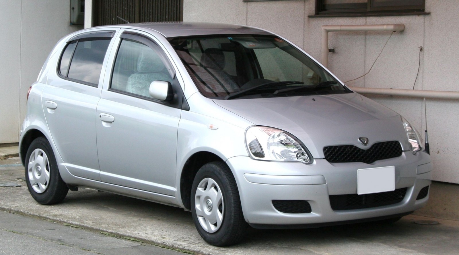 Концевик двери toyota vitz