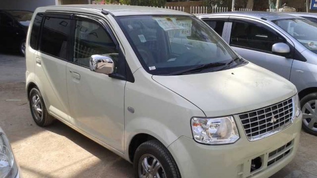 mitsubishi-ek-wagon-2010