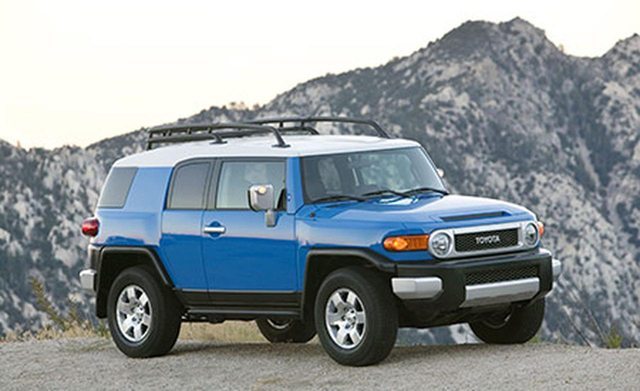 Diy Changing Sparkplugs On A Toyota Fj Cruiser Pakwheels Blog