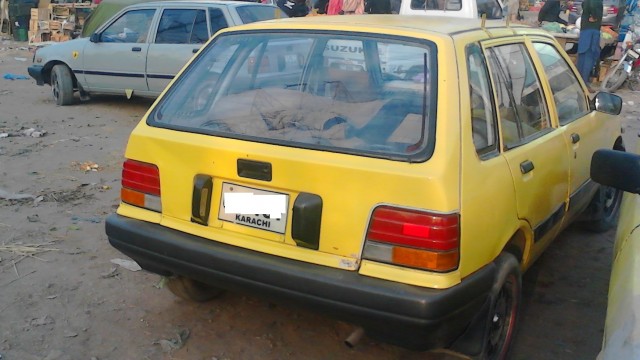 Daihatsu-Khyber-Taxi-1993-yellow-cab