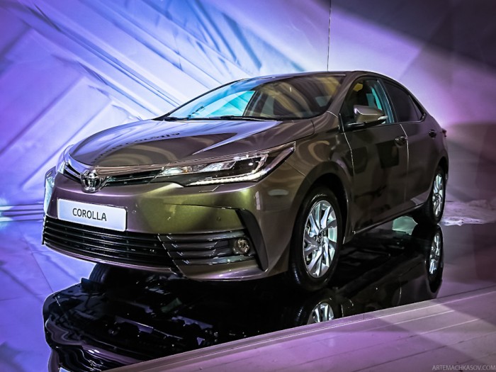 2017 Toyota Corolla unveil in Russia