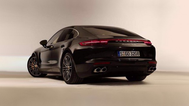 2017 Porsche Panamera Leaked Photos