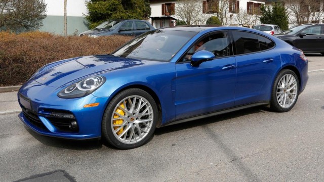 2017 Porsche Panamera Mule Leak