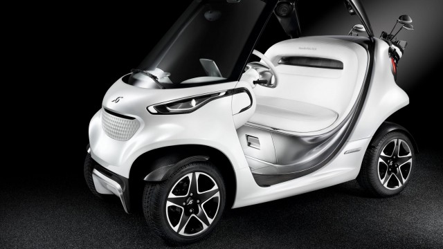 Mercedes Luxury Golf Car