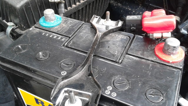 Car battery clamp