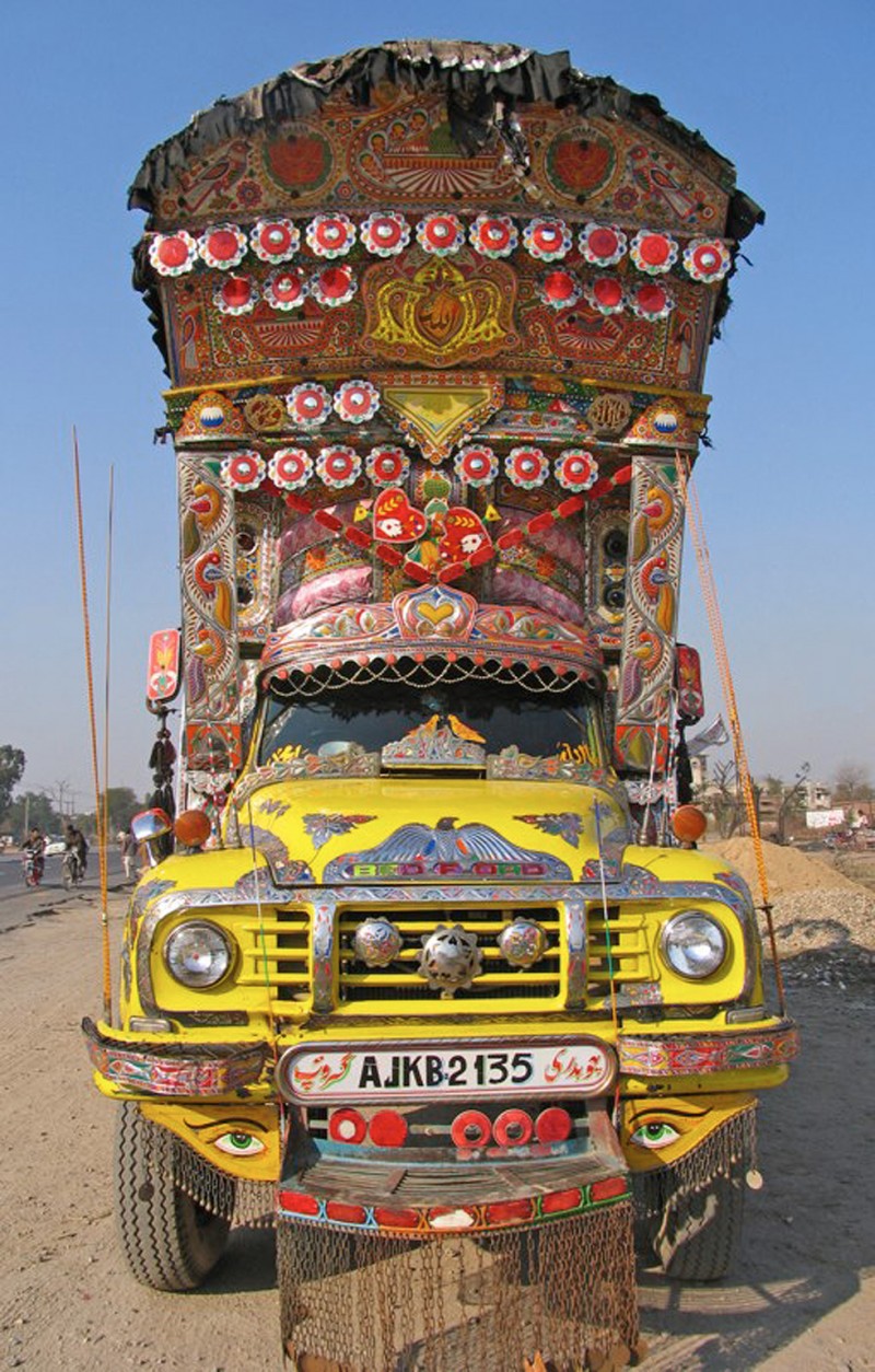 The Beautiful Pakistani Truck Art And Its Downside PakWheels Blog