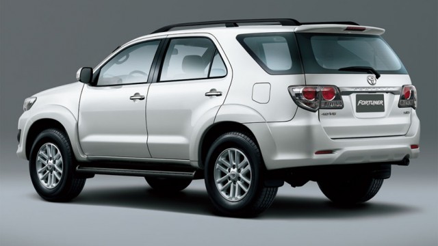 fortuner 1st gen exterior 2