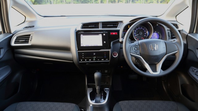 Honda-Fit-Hybrid-interior