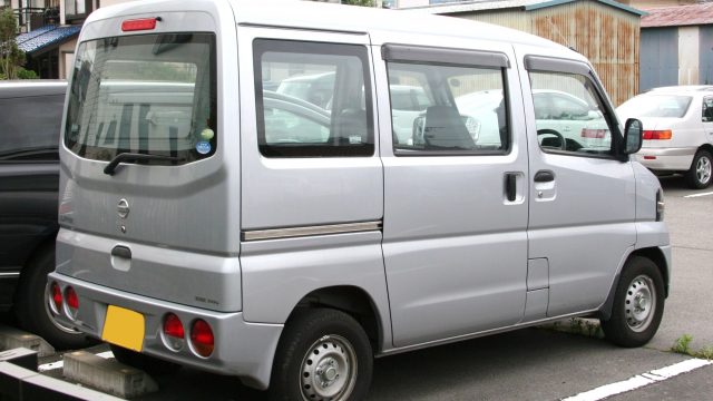 nissan_clipper_van_rear