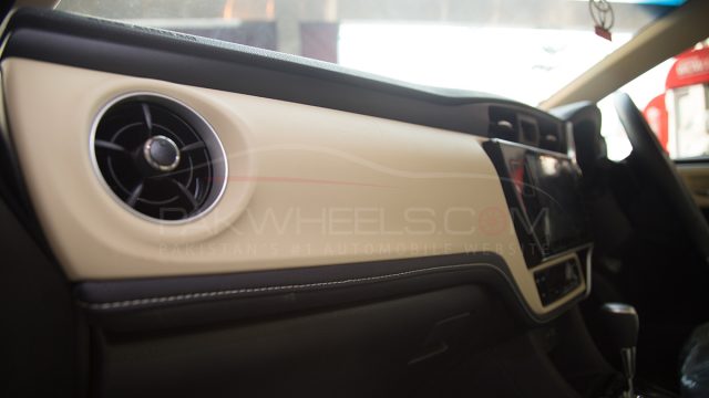 2017 Toyota Corolla Altis Grande CVT-i PakWheels Detailed Review And Photos
