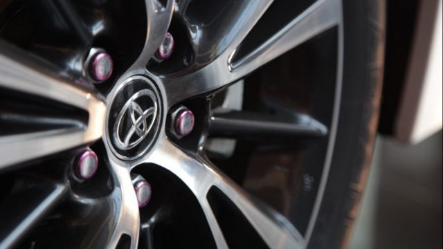2017 Toyota Corolla Altis Grande CVT-i PakWheels Detailed Review And Photos