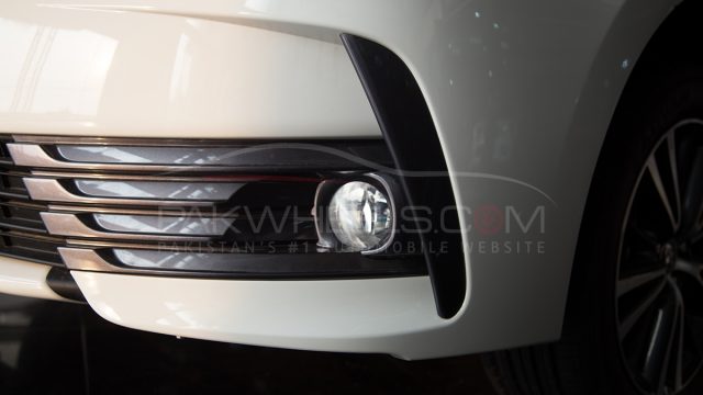 2017 Toyota Corolla Altis Grande CVT-i PakWheels Detailed Review And Photos