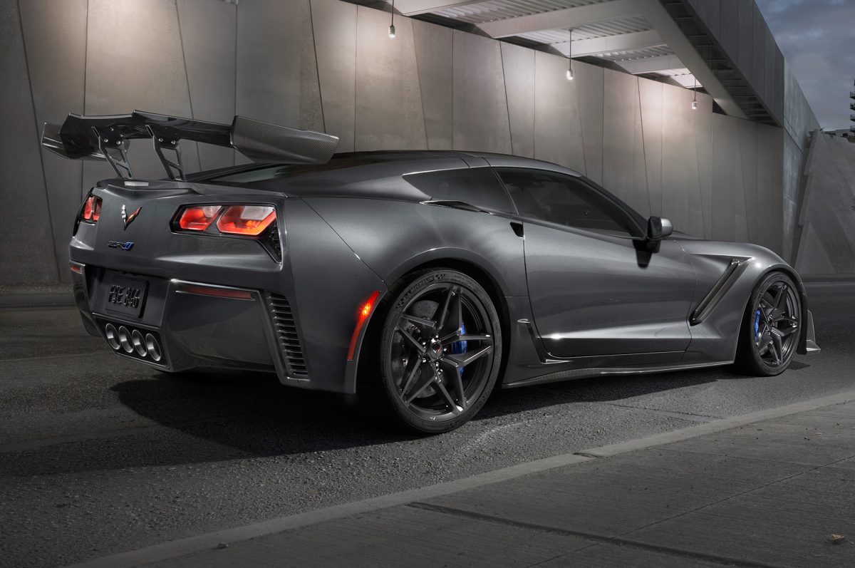 2019-chevrolet-corvette-zr1-2