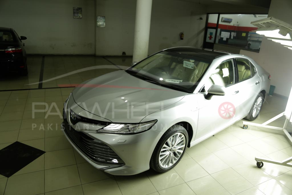 2018 Toyota Camry PakWheels Exclusive (3)