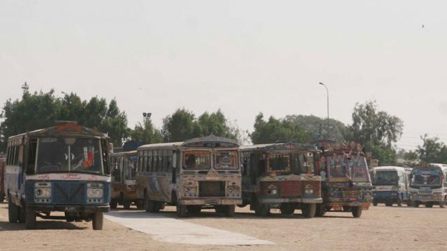 Passenger-buses-in-Karachi-ft