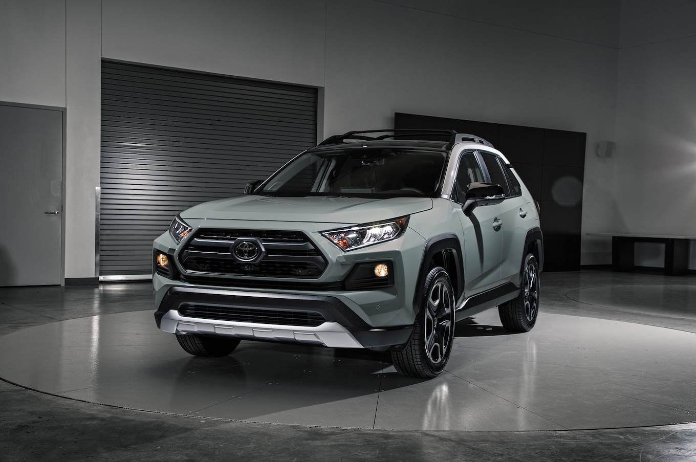 Toyota rav4 2019 характеристики