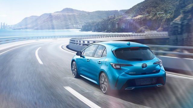 Toyota-Corolla_Hatchback-2019-1600-08