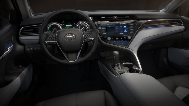 Toyota-Camry-2018-1600-49