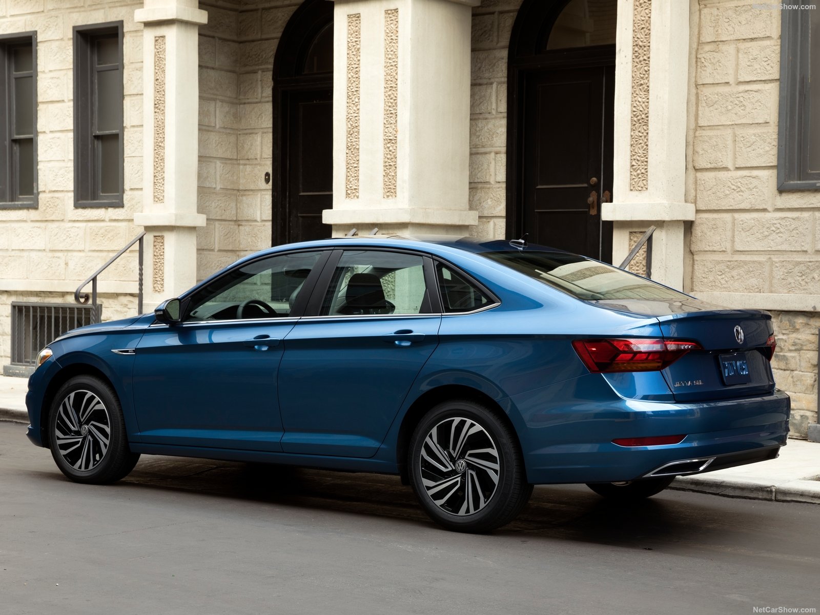 Volkswagen-Jetta-2019-1600-0c