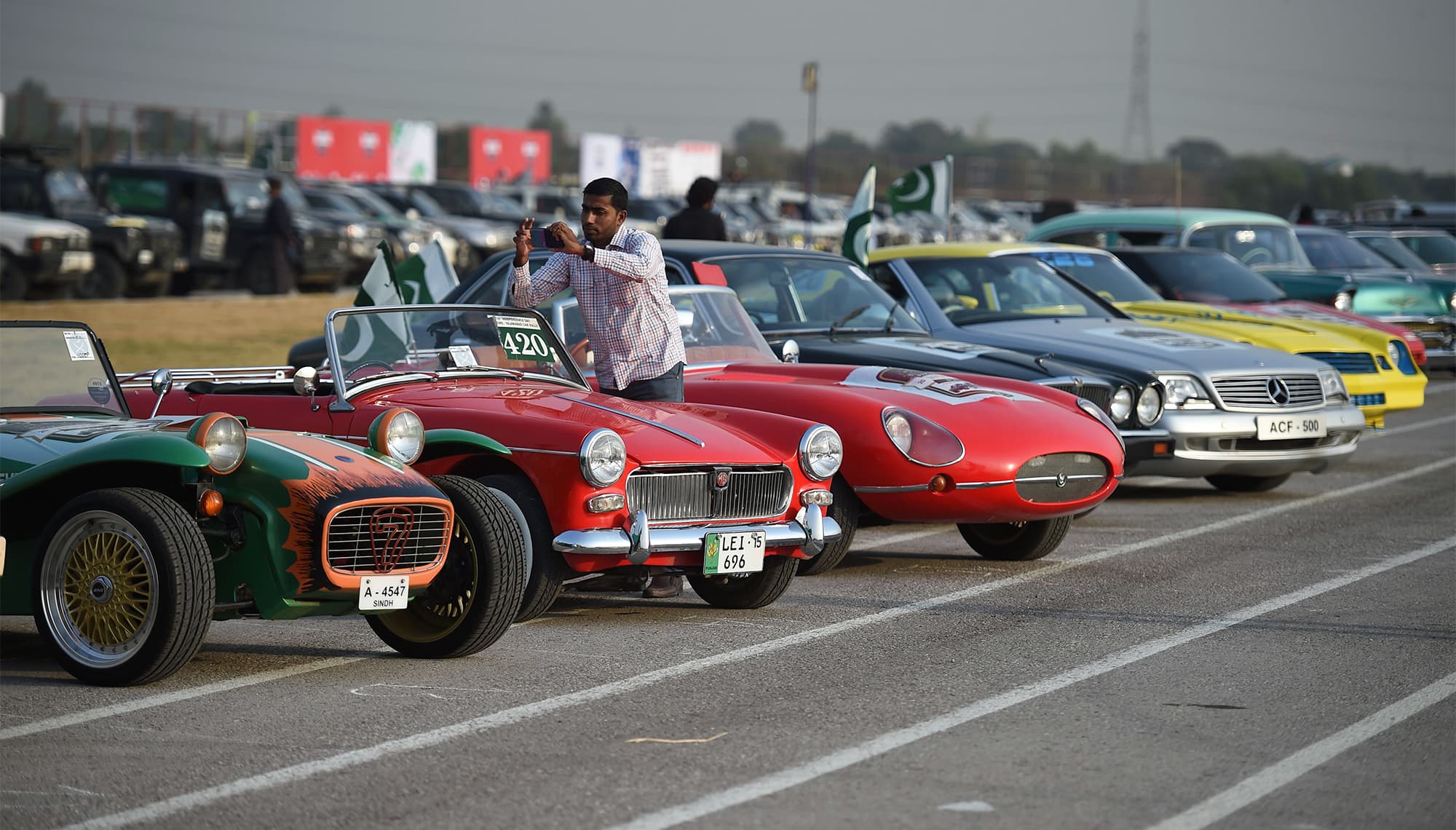 Vintage Cars Headed To Karachi Under 10th Annual Vintage Car Rally