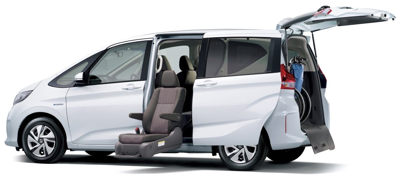 Honda freed hybrid 2017