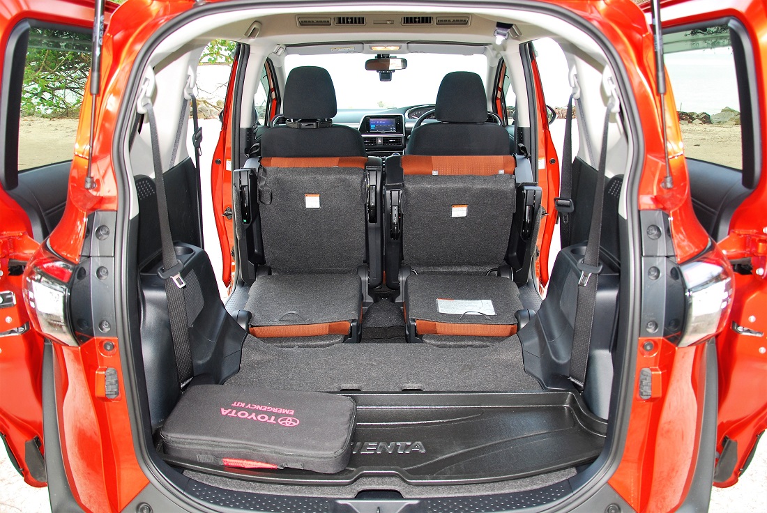 Toyota-Sienta-1.5V-Cabin-Rear-Seats-Folded