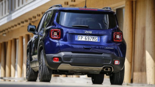 Jeep Renegade 2019 looks more mature and more aggressive than before