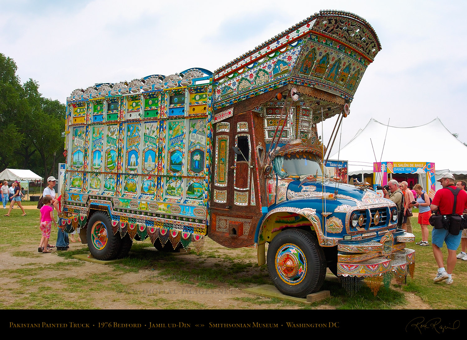 PakistaniTruck_Smithsonian.jpg