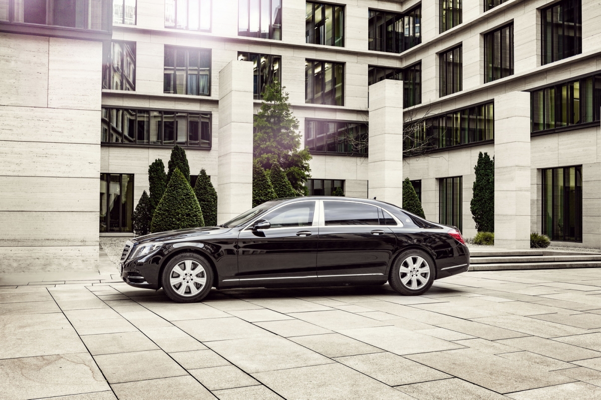 2017-mercedes-maybach-s600-guard