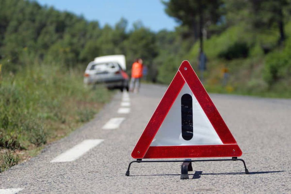 roadside-emergency-sign