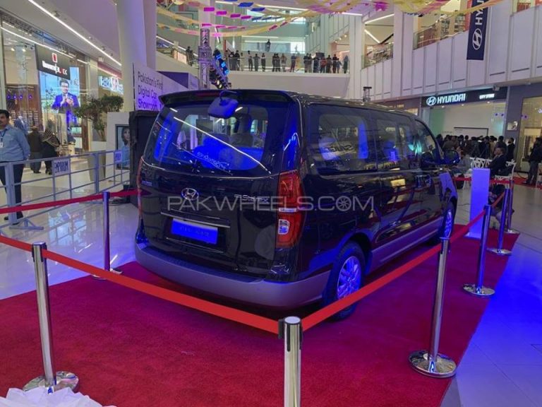 Hyundai Starex Vs Toyota Hiace - PakWheels Blog