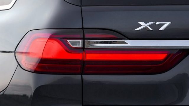 bmw x7 subscription features
