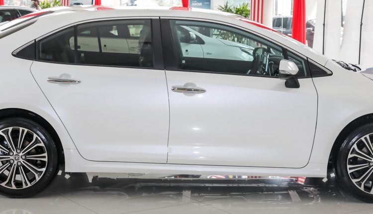 Toyota-Malaysia-Corolla-Altis-1.8G-2019-Showroom_Ext-3