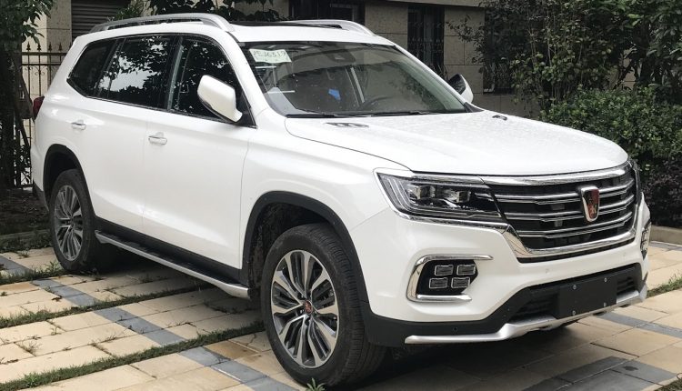 Roewe_RX8_008_(cropped)